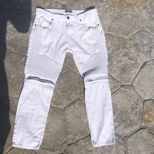 RUE 21 Black. Slim flex white jeans